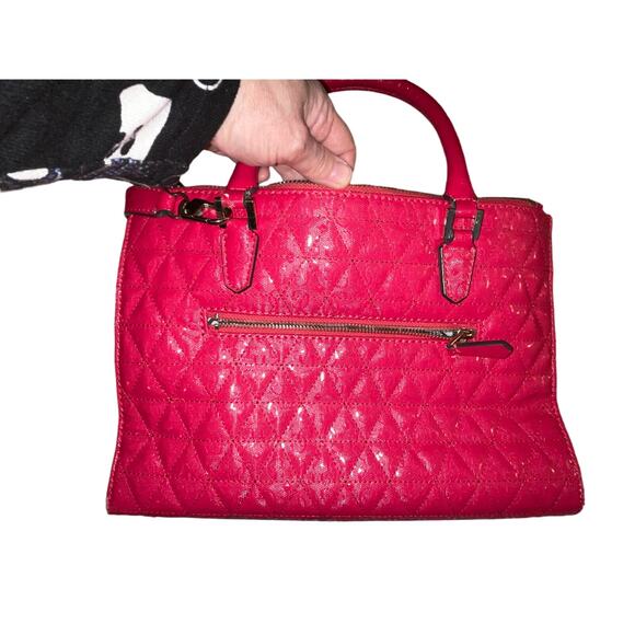 Red GUESS Purse with Cool Graphic Lining‎ - Many Pockets and Compartments - Picture 2 of 16